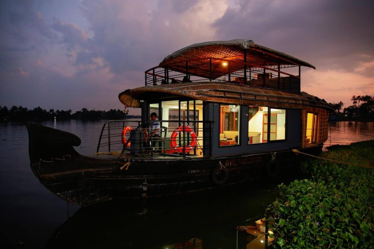 Marari Sibiya Beach Villa Mararikulam Exterior photo